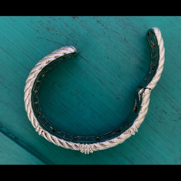 Authentic Judith Ripka Hinged Bangle. - Picture 5 of 6